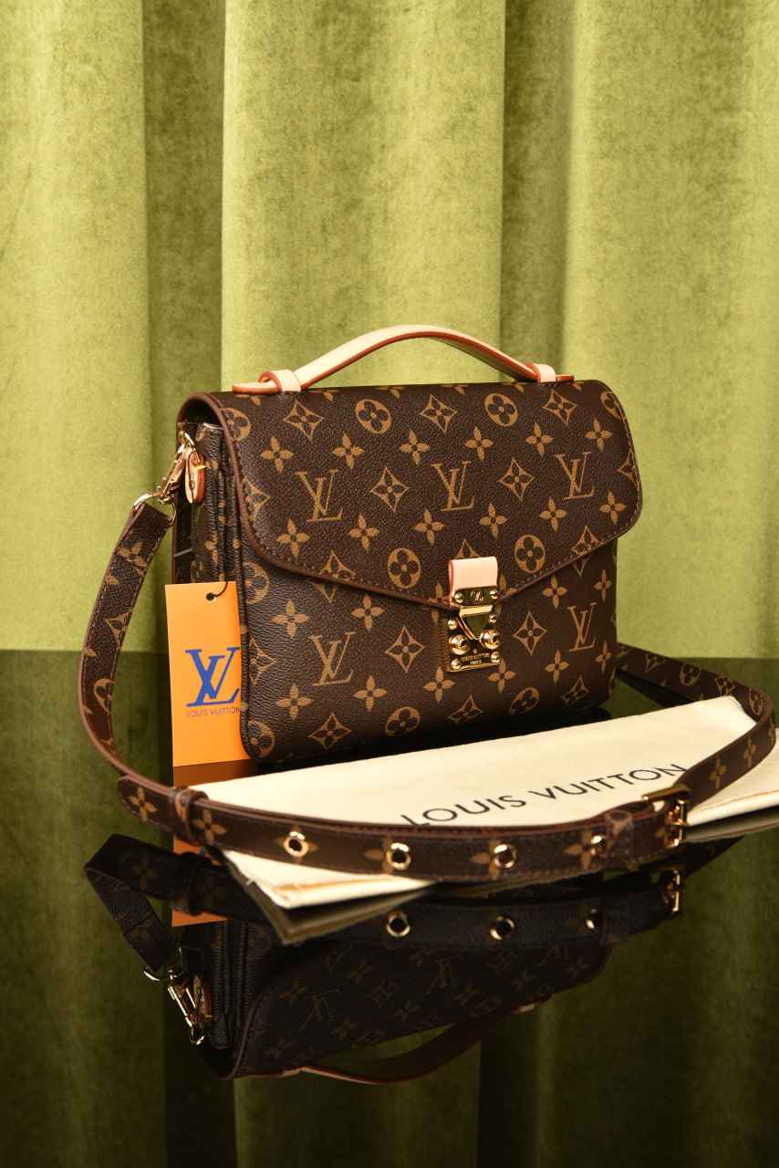 '- Metis Pochette