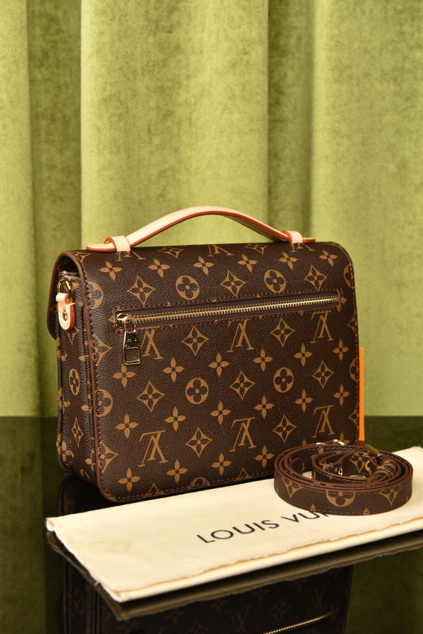 '- Metis Pochette