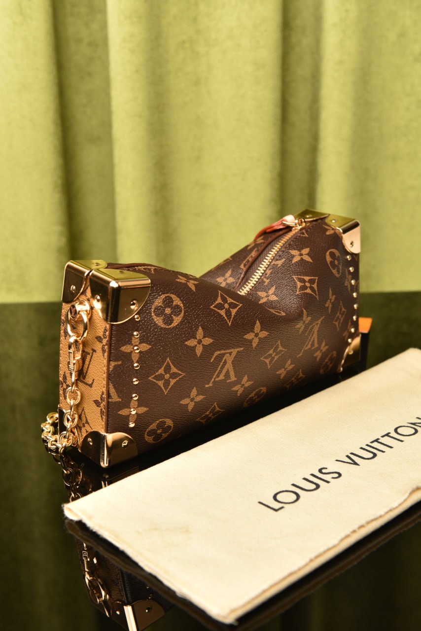 '- Slim Trunk Bag