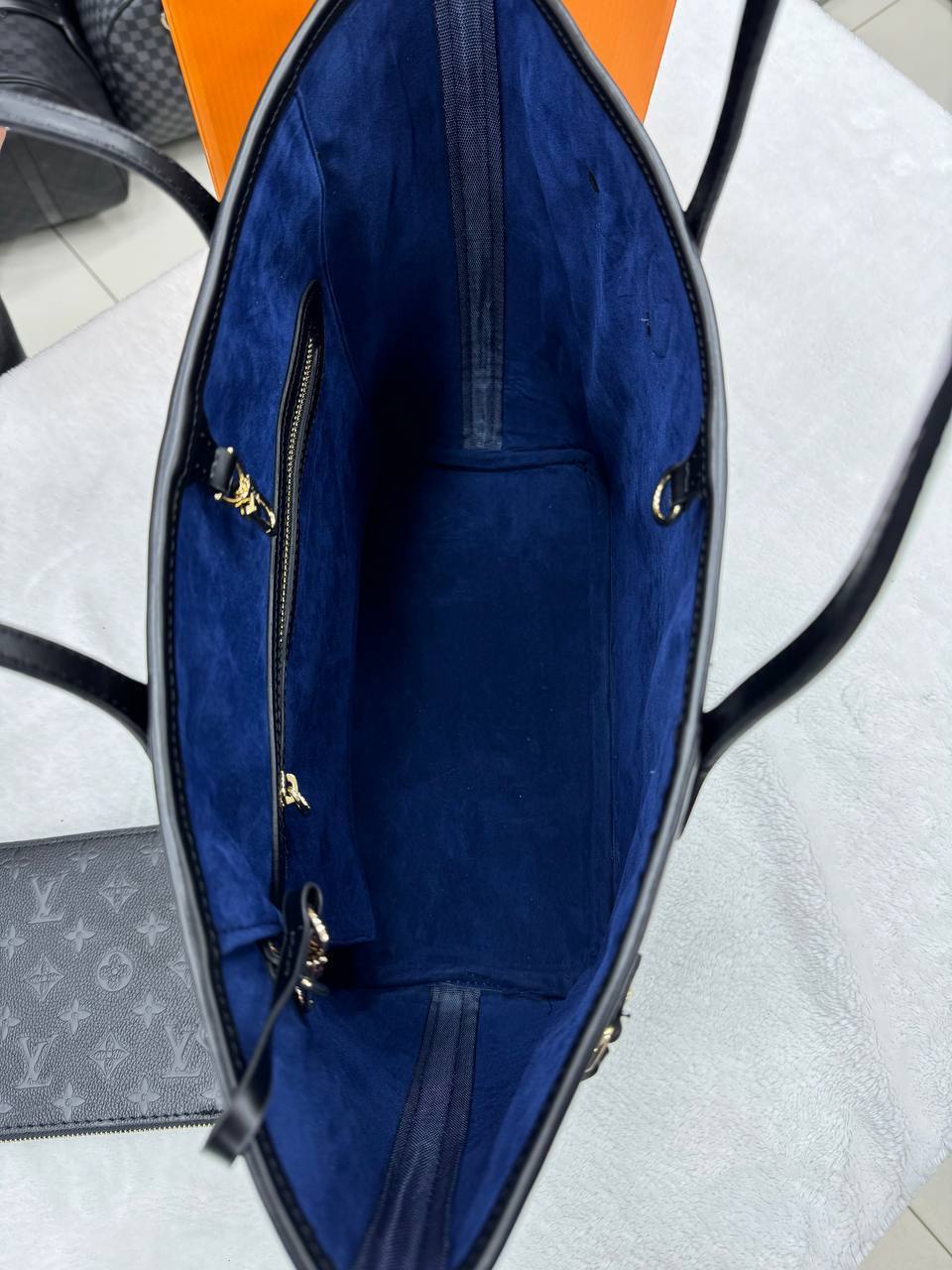 '- Neverfull (Black)