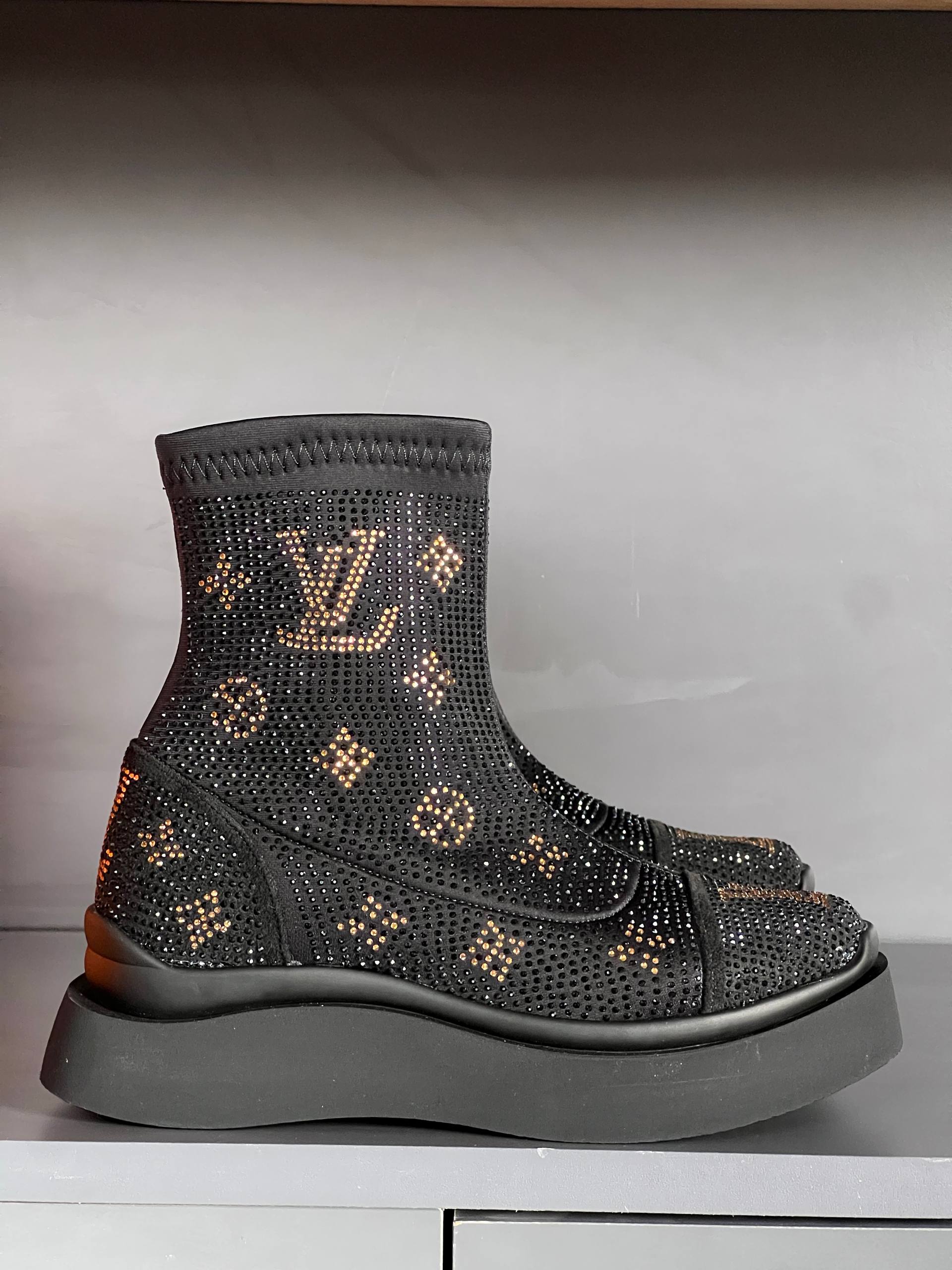 '- Conv Shoes