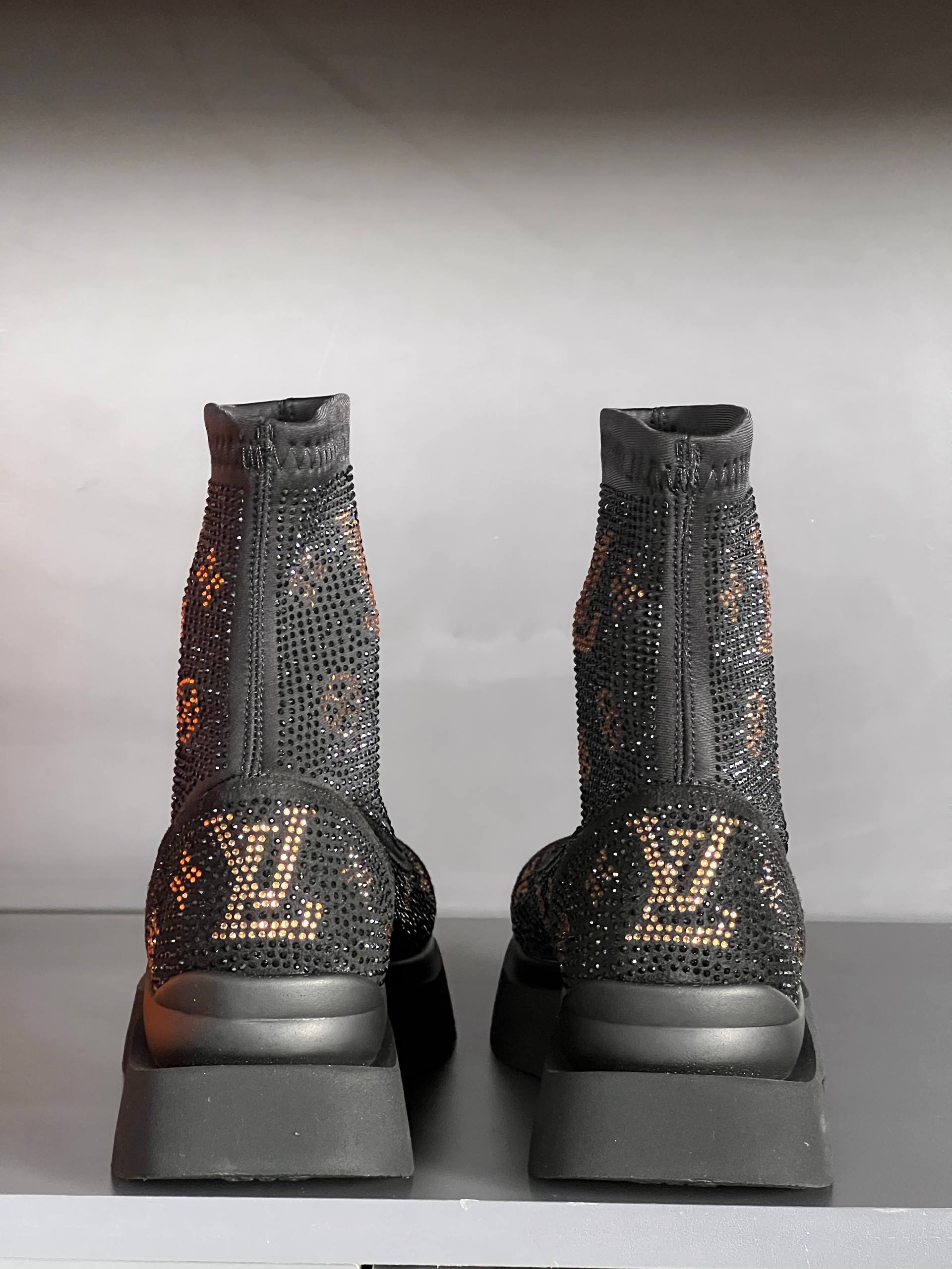 '- Conv Shoes