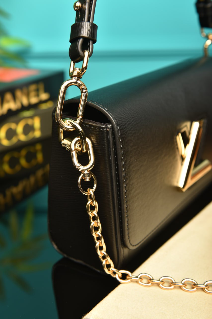 '- Twist West Bag