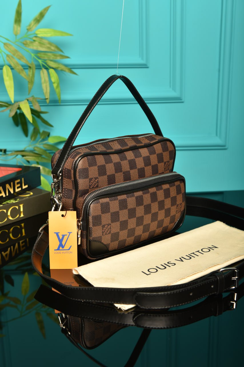 '- Nil Crossbody