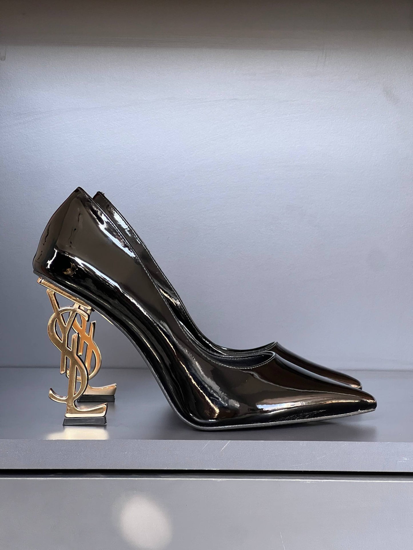 '- High Heels