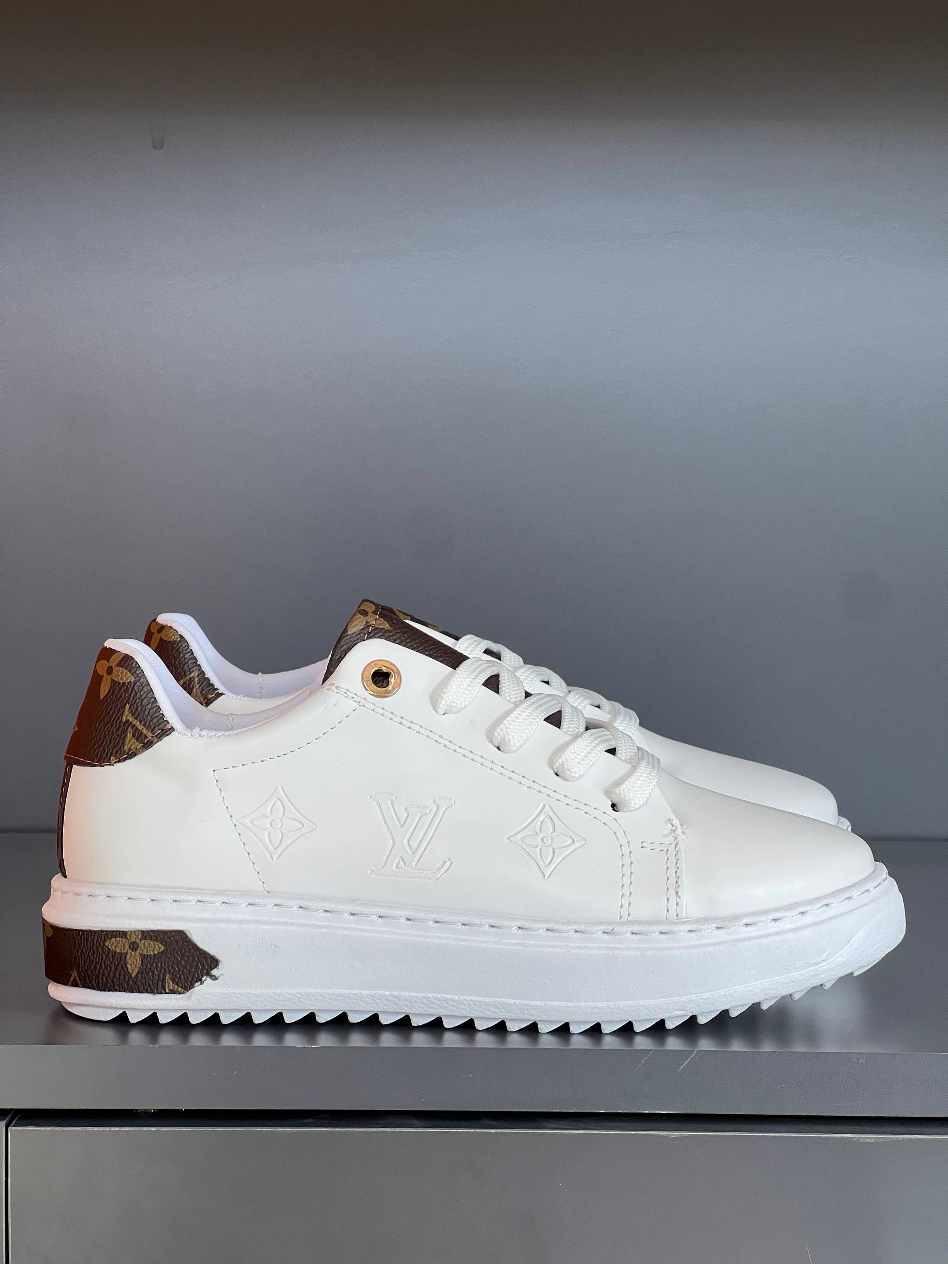 Shoe