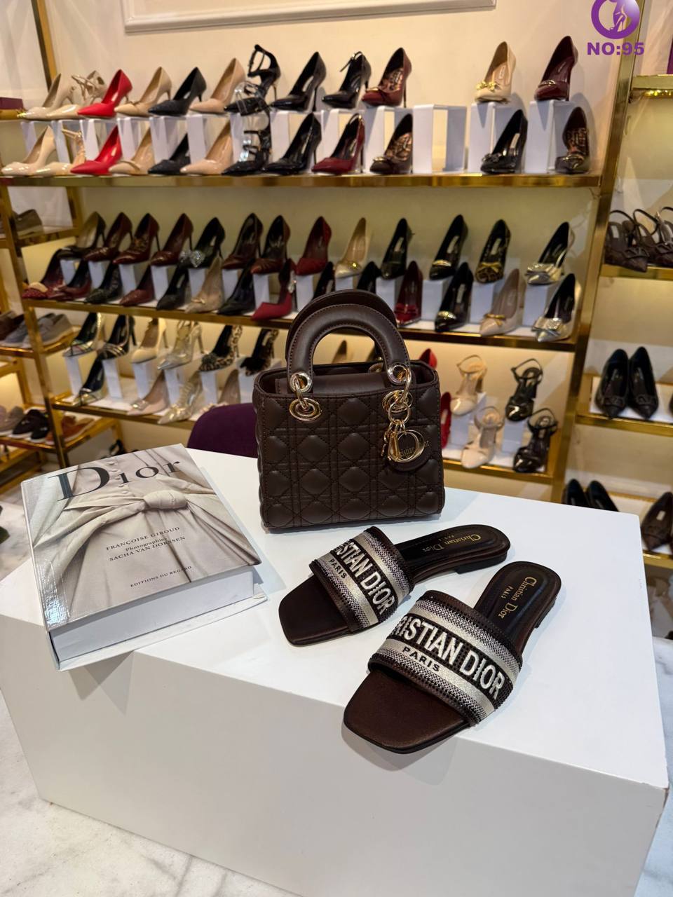 DD BAG AND SLIPPER SET