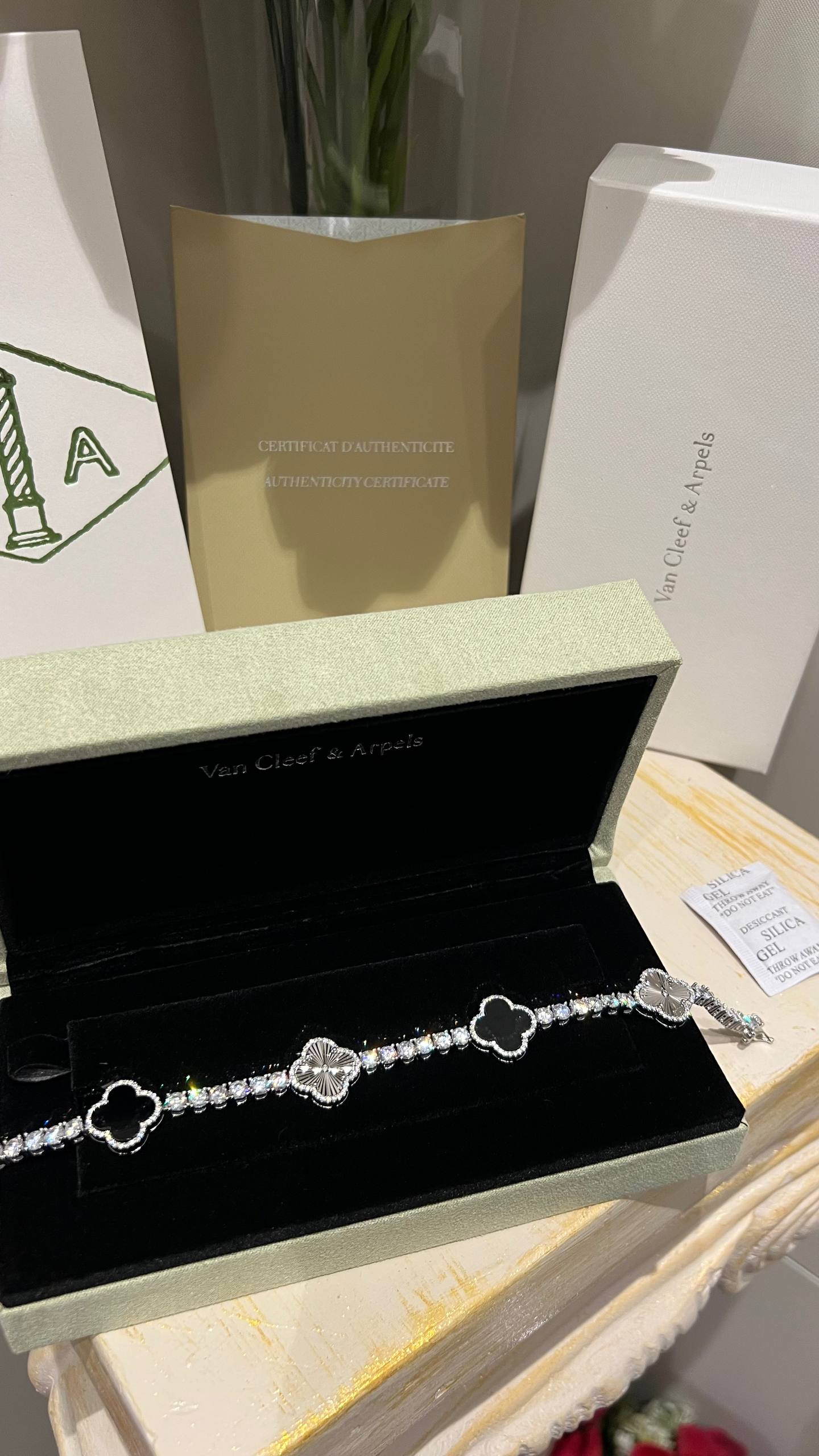 V- Bracelet