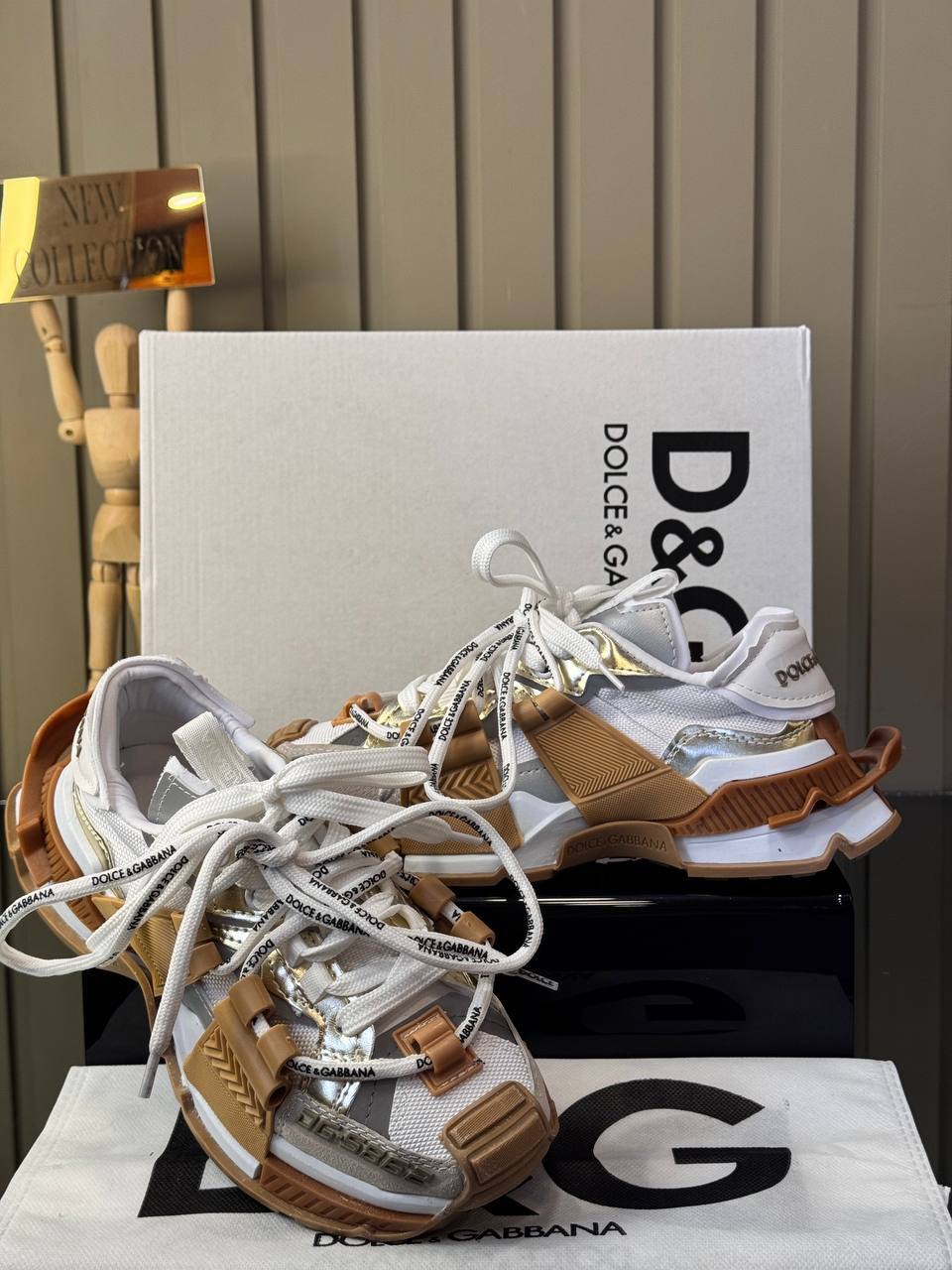 D - Shoes