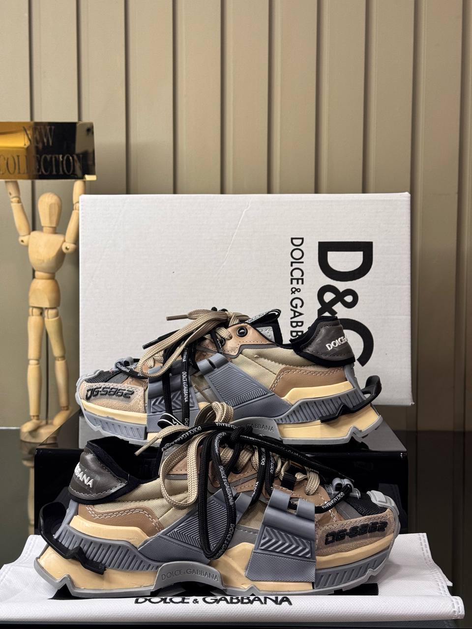 D - Shoes