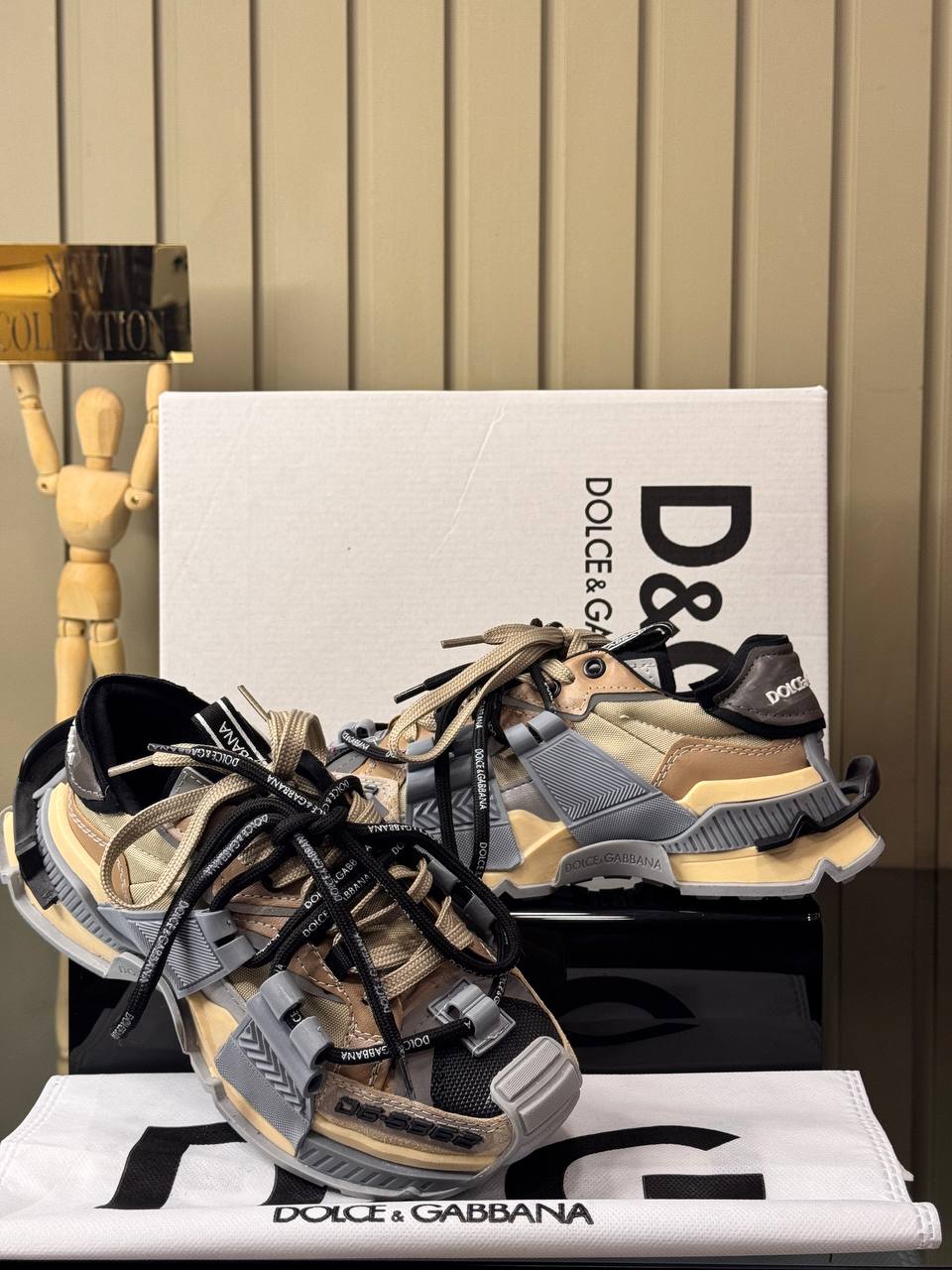 D - Shoes