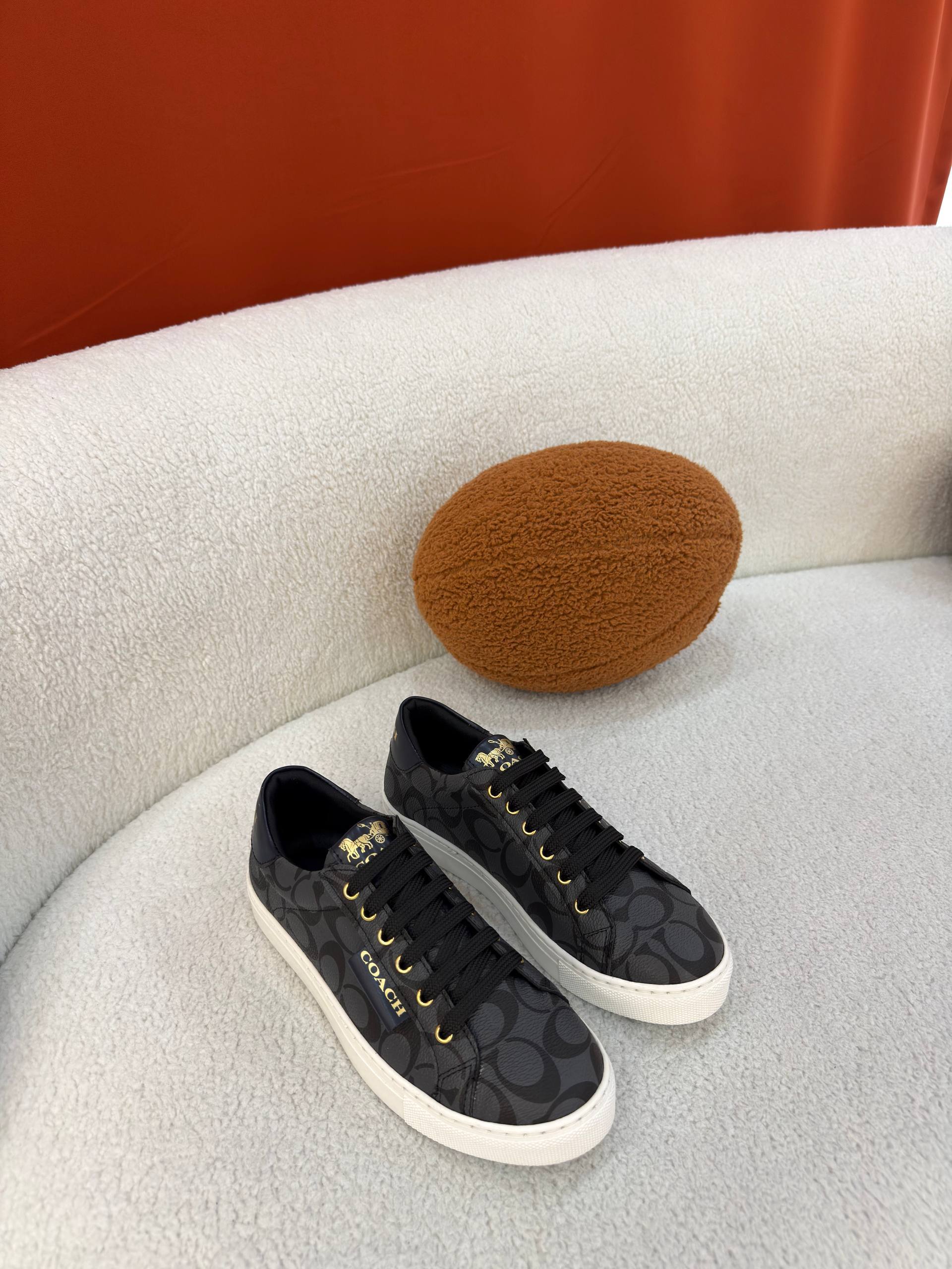 C- SNEAKERS