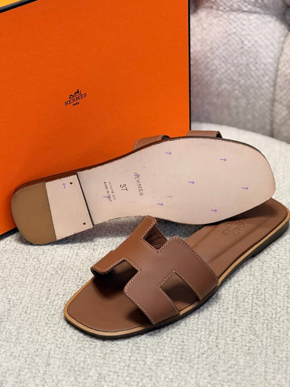 H - Sandals