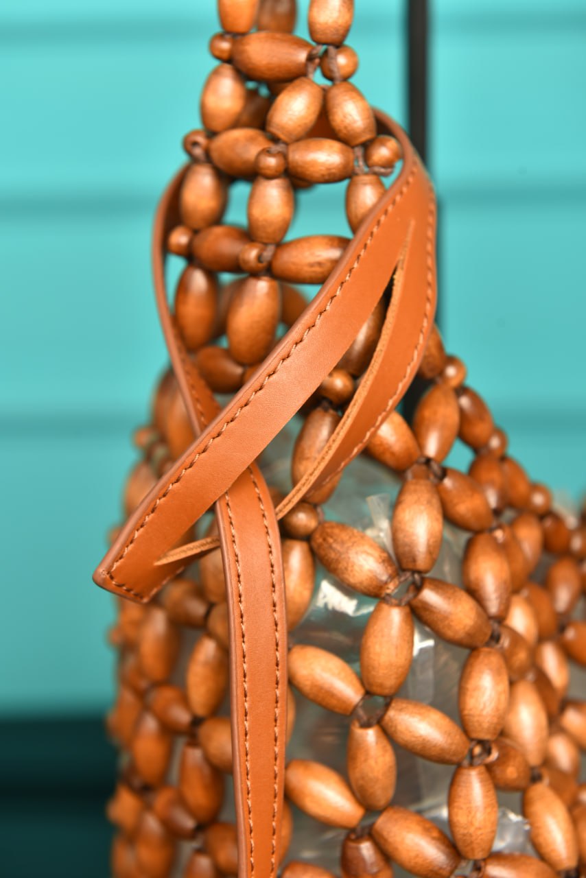 '- Le 5 A 7 Large in Wood Beads