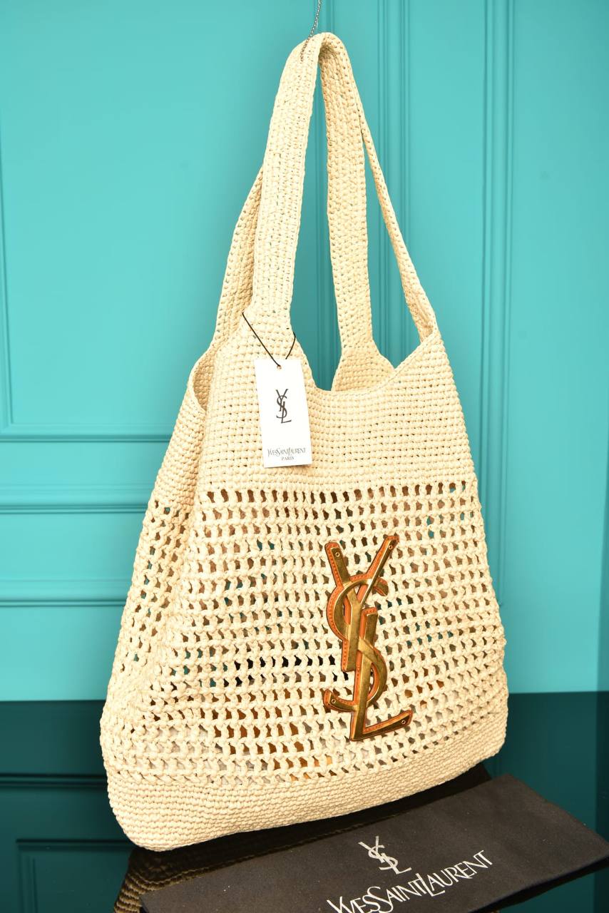 '-Icare in Raffia