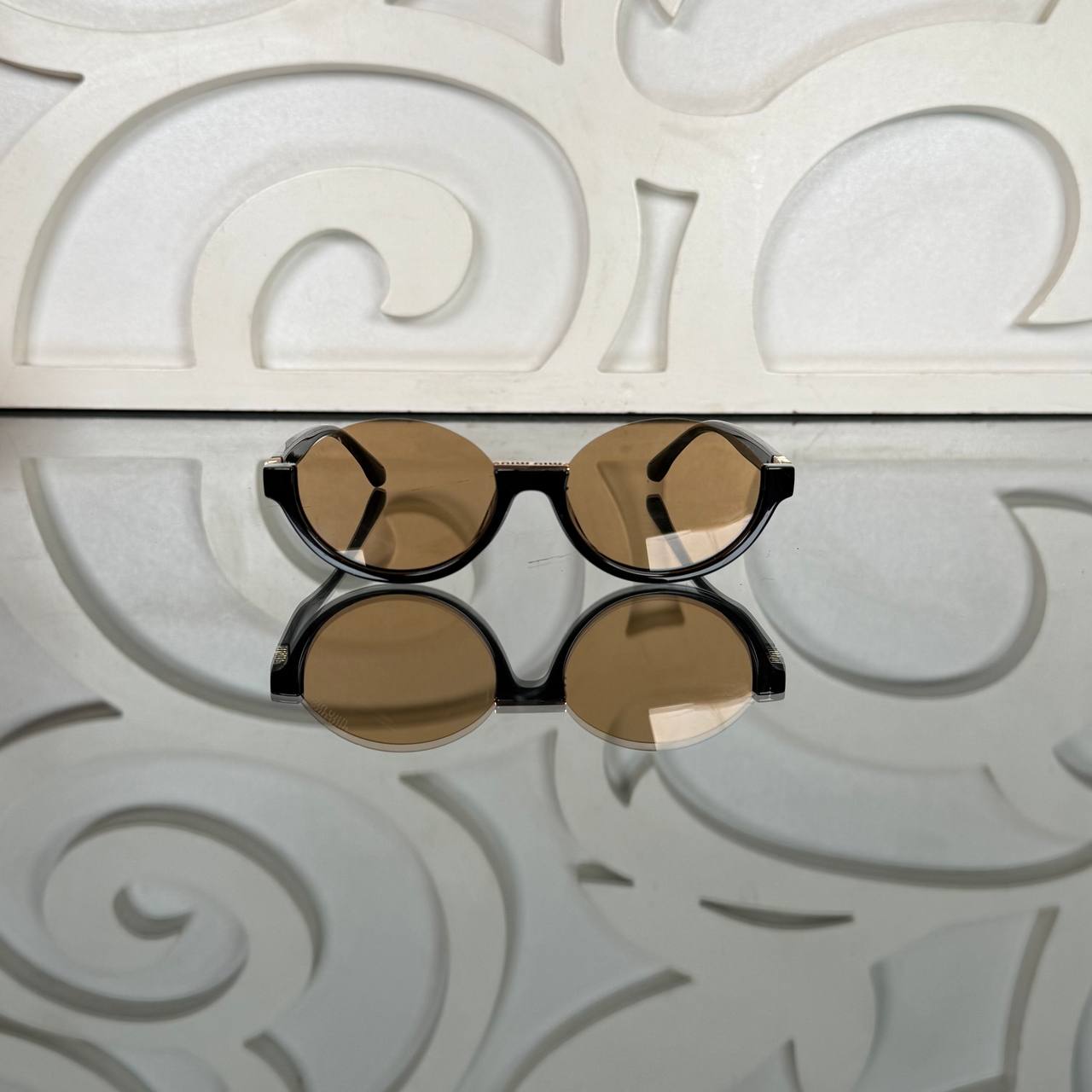 M - Sunglasses