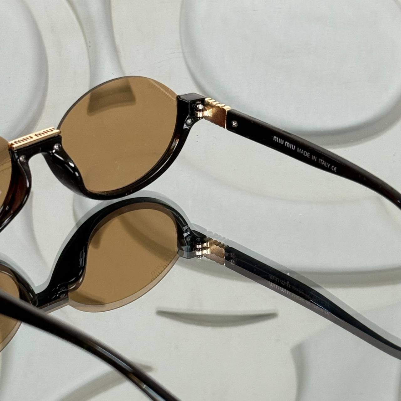 M - Sunglasses