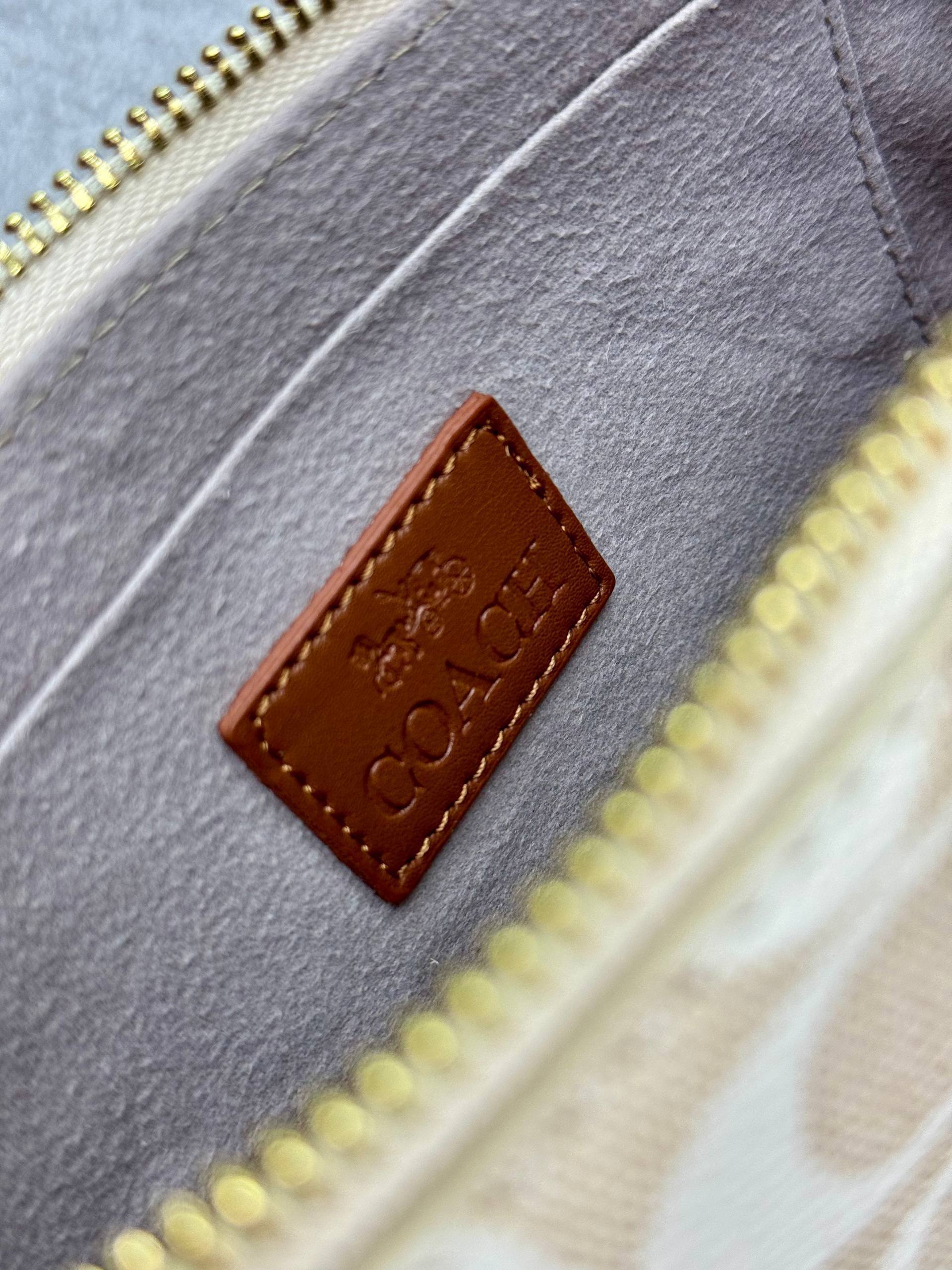 'C -Pochette Accessoires