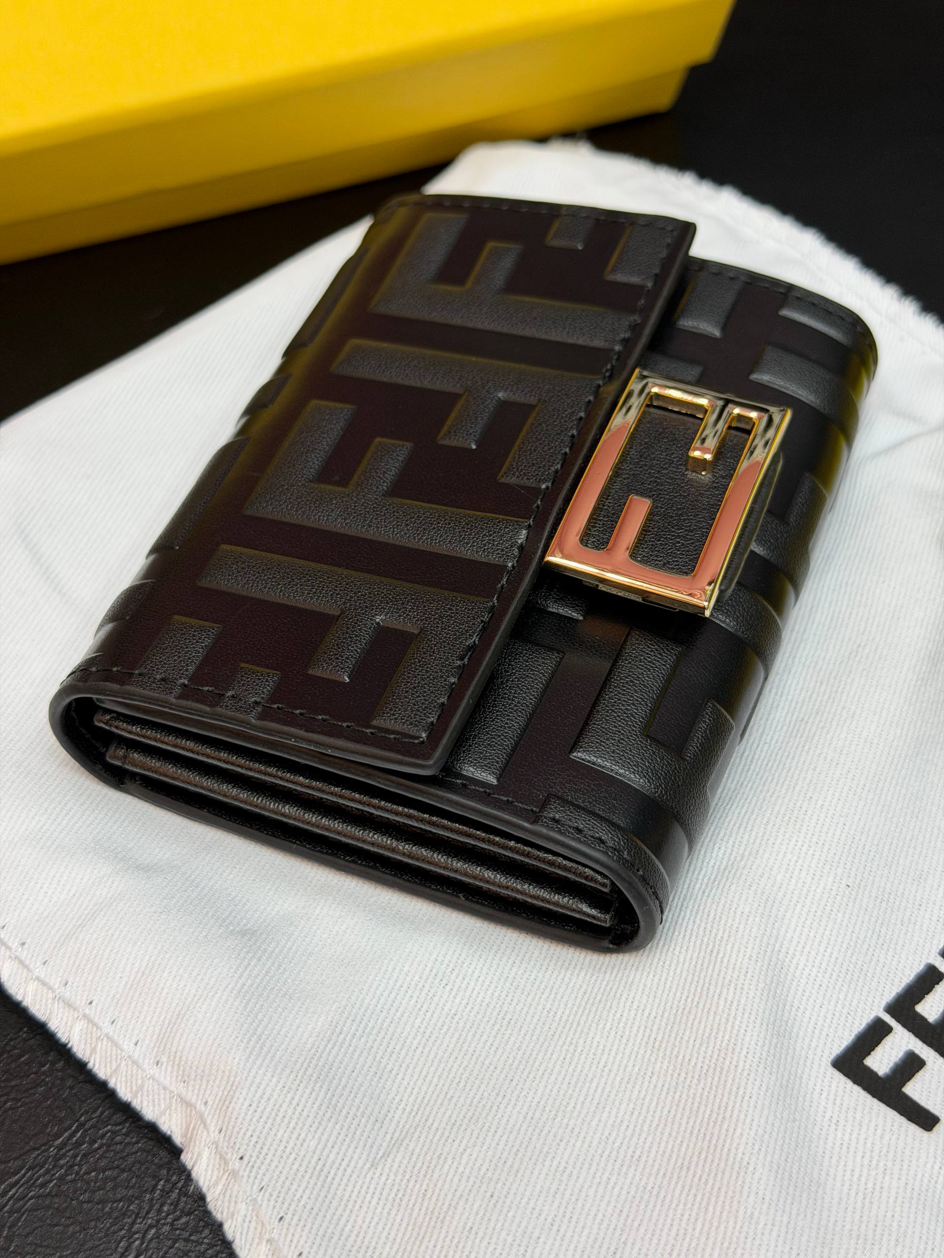 F - Wallet