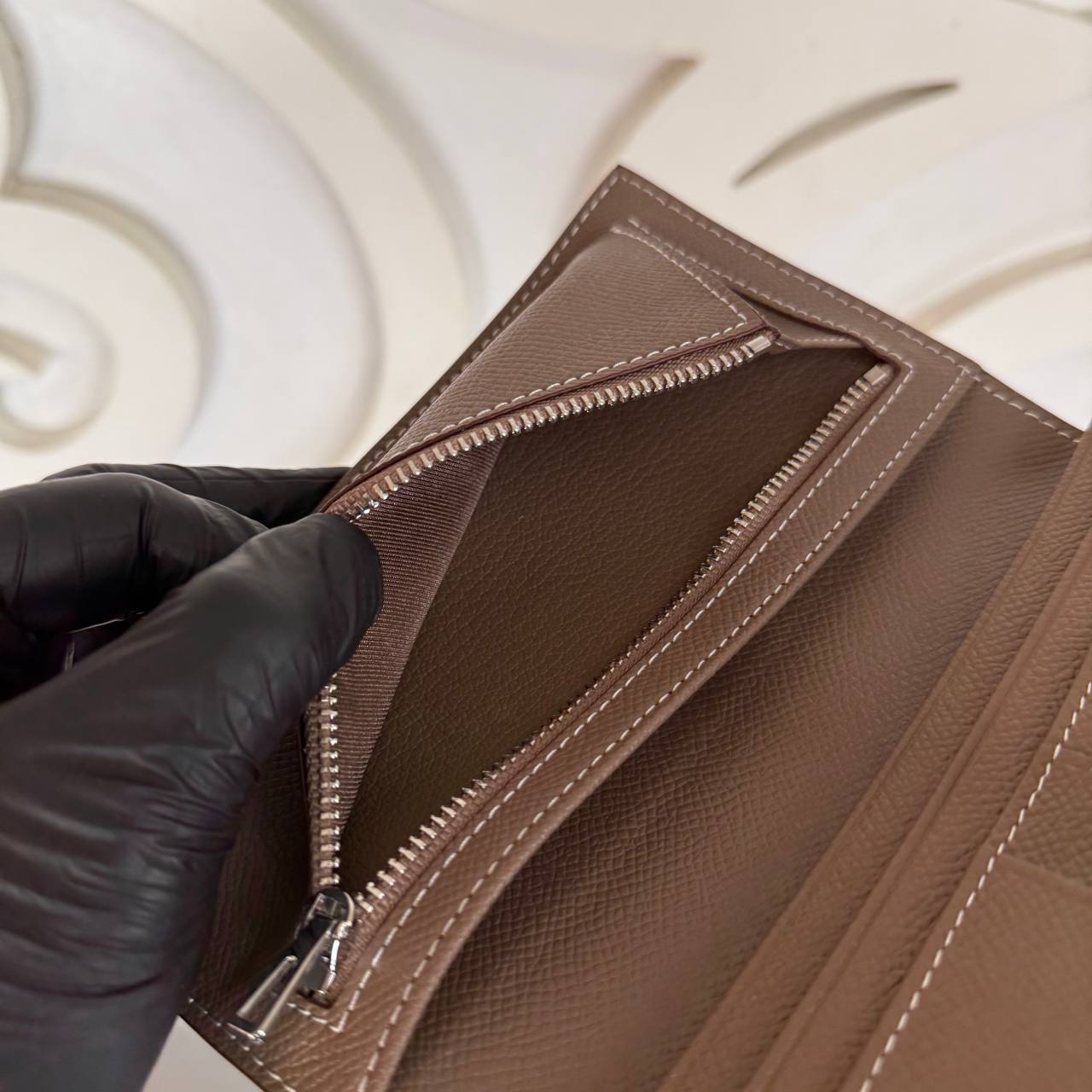 'H - Wallet