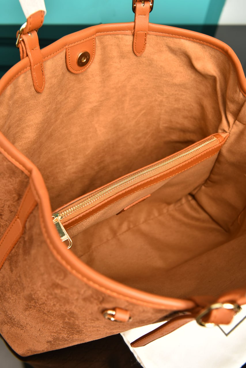 'G- Emblem Medium Tote Bag