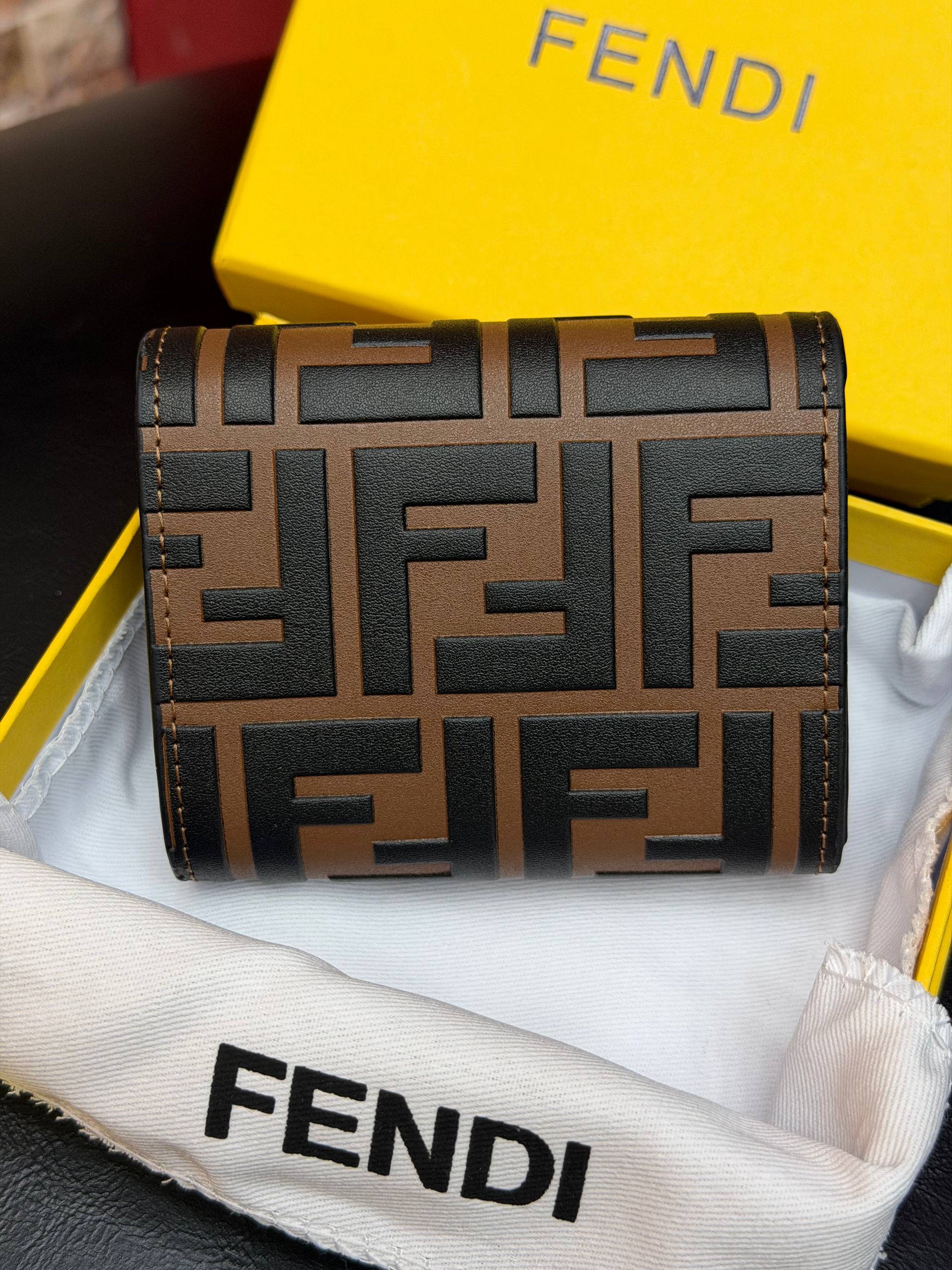 F - Wallet