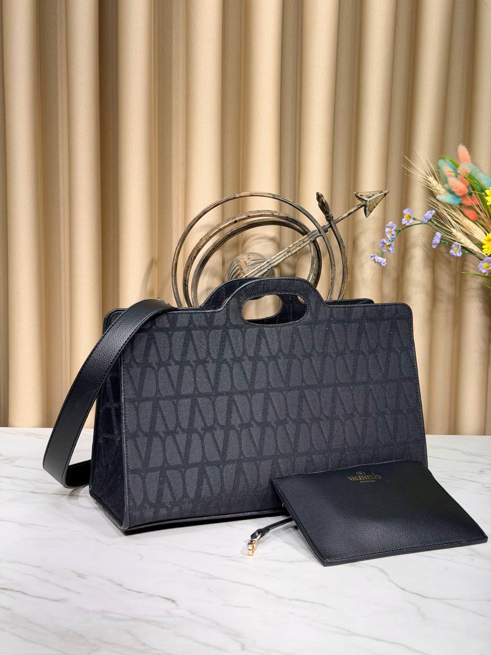 V - Tote