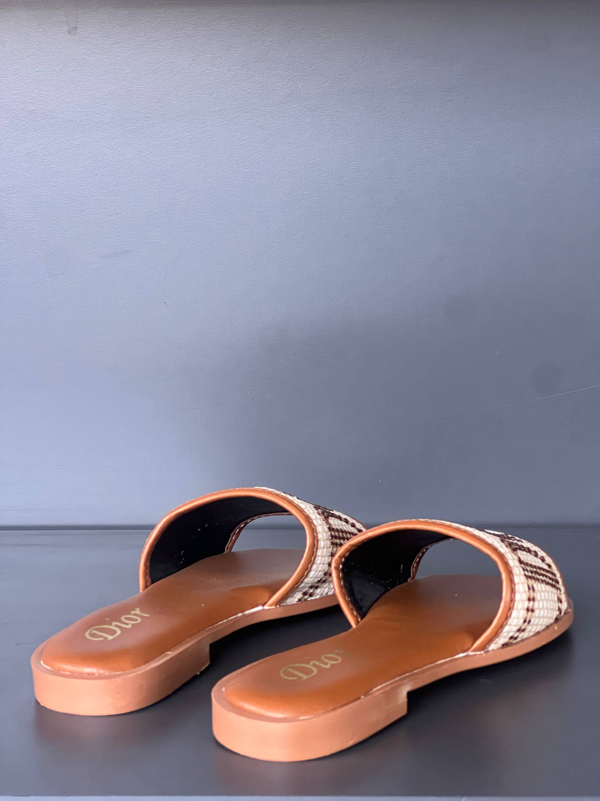 'D- Summer Slippers