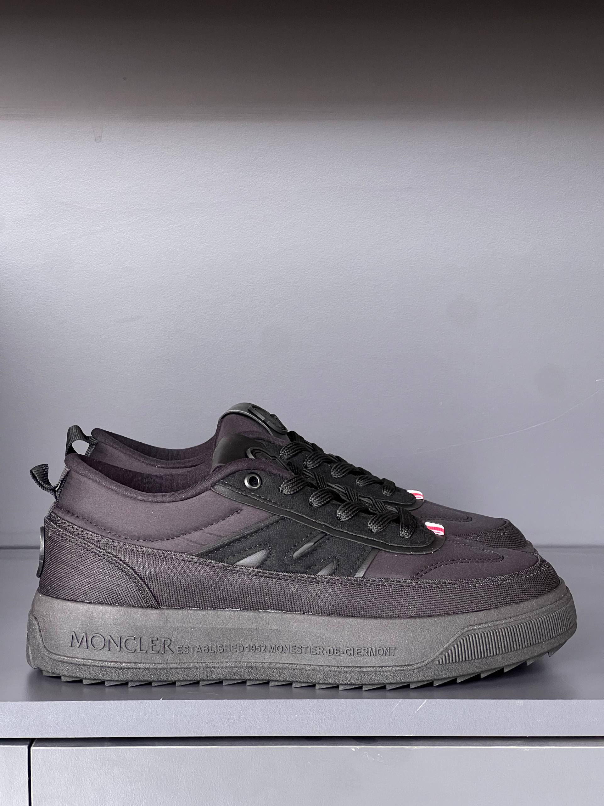 'M - Man Shoes