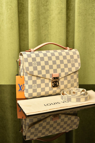 '- Metis Pochette