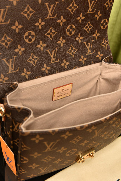 '- Metis Pochette