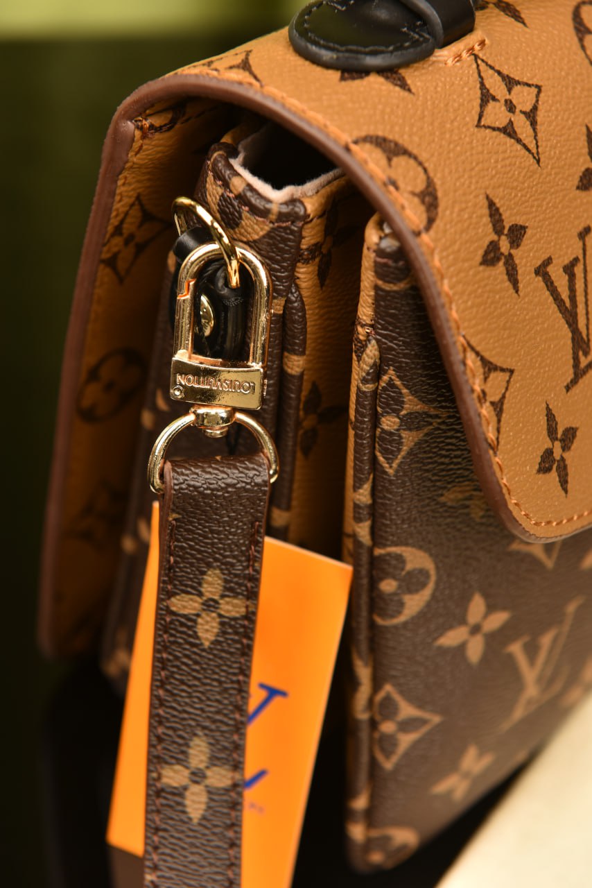 '- Metis Pochette