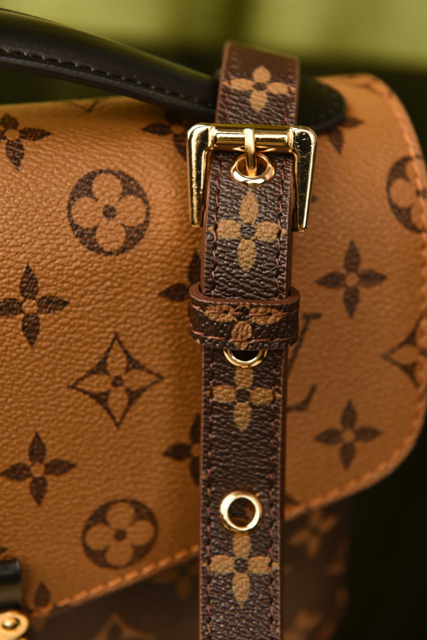 '- Metis Pochette