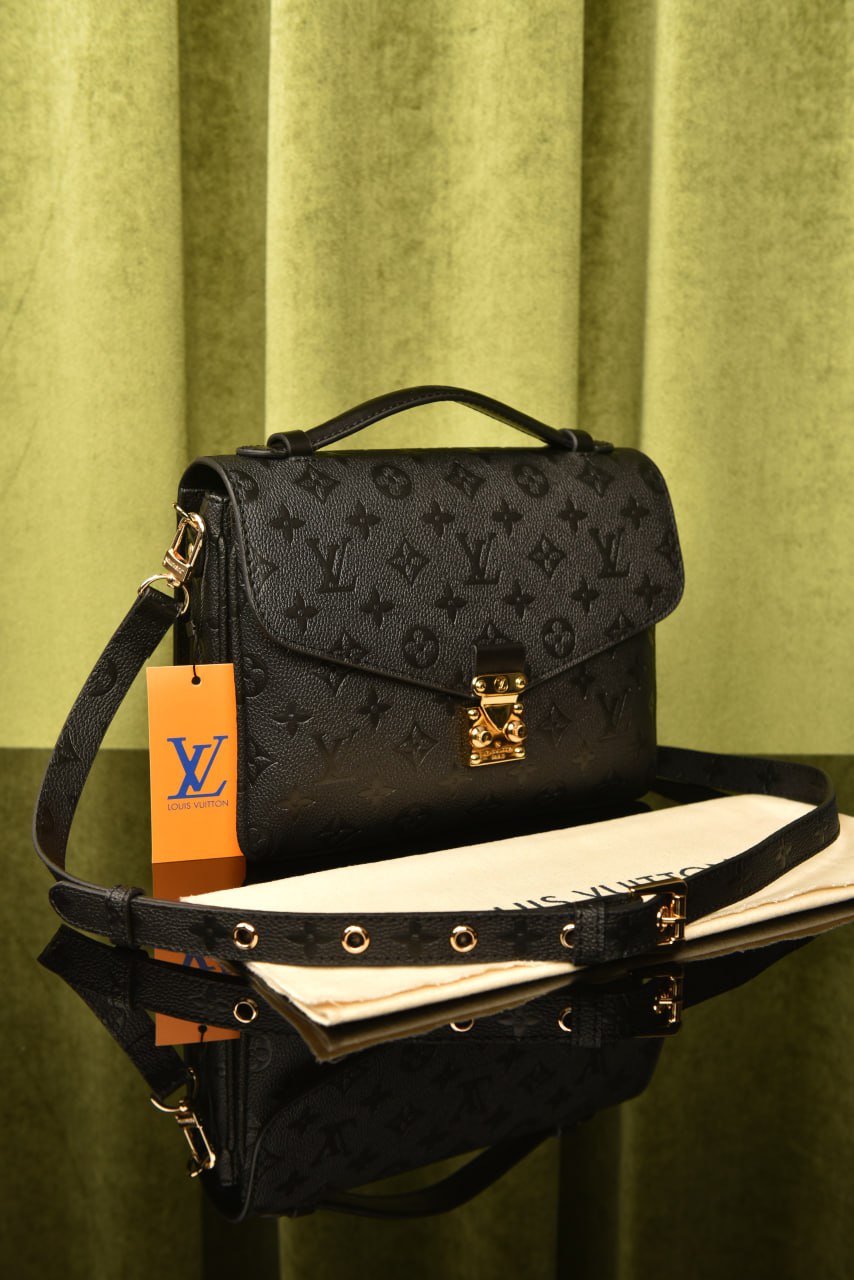 '- Metis Pochette Black