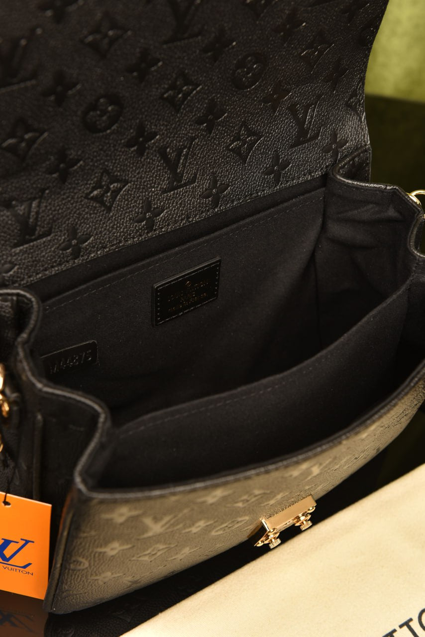 '- Metis Pochette Black