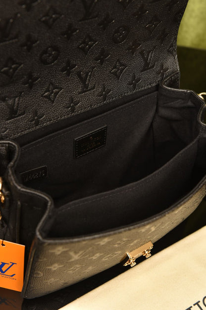 '- Metis Pochette Black