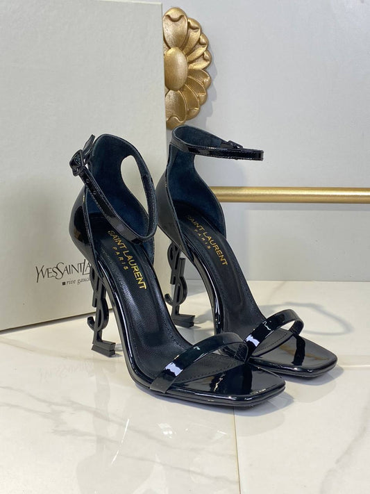 '- High Heels (Black)
