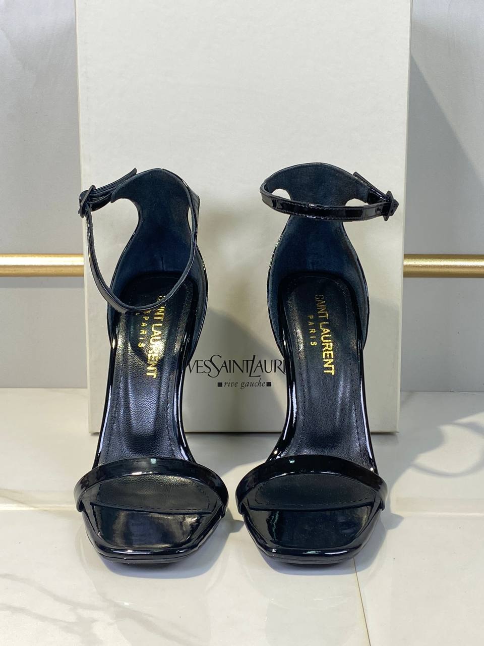 '- High Heels (Black)