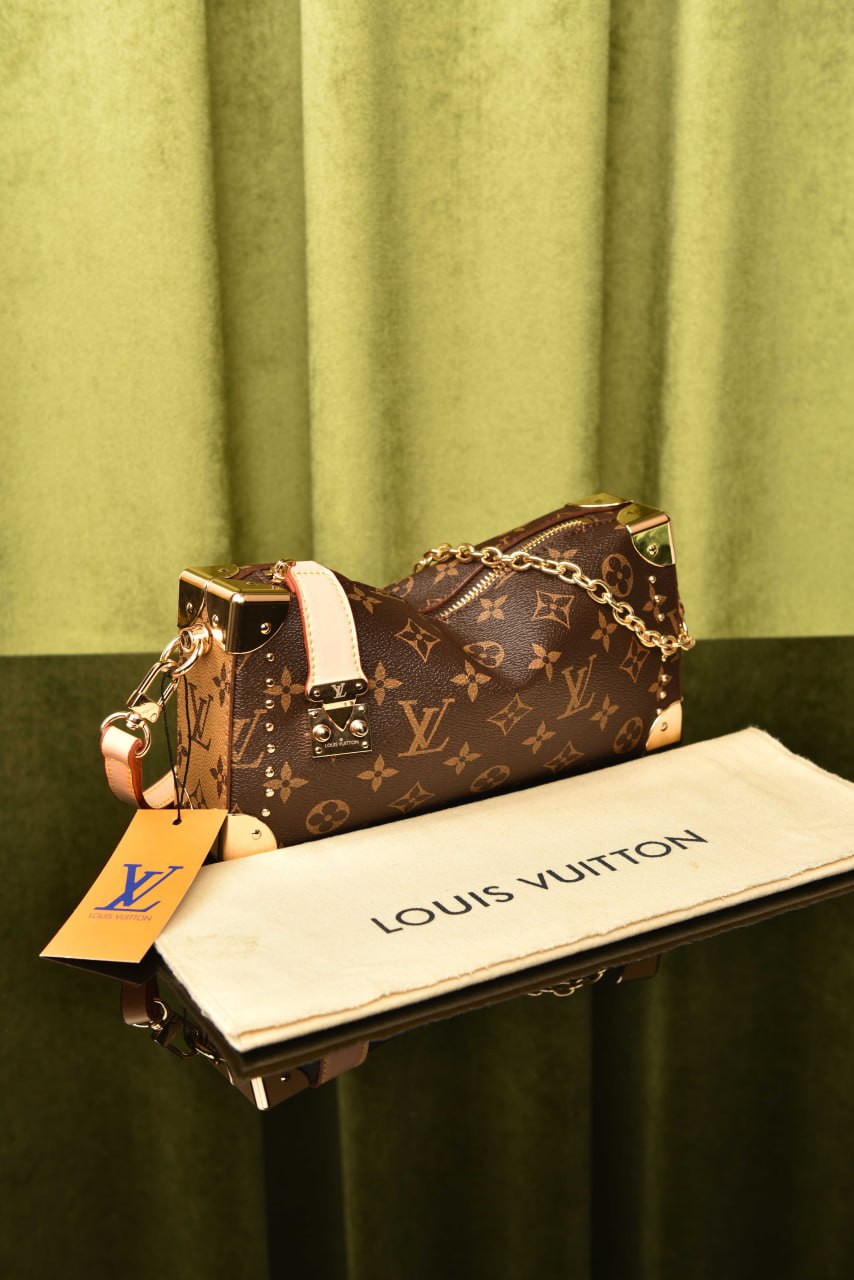'- Slim Trunk Bag