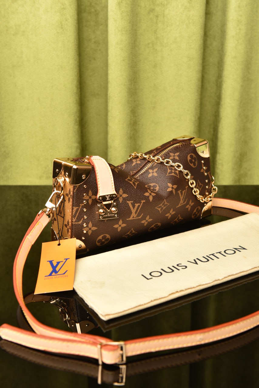 '- Slim Trunk Bag