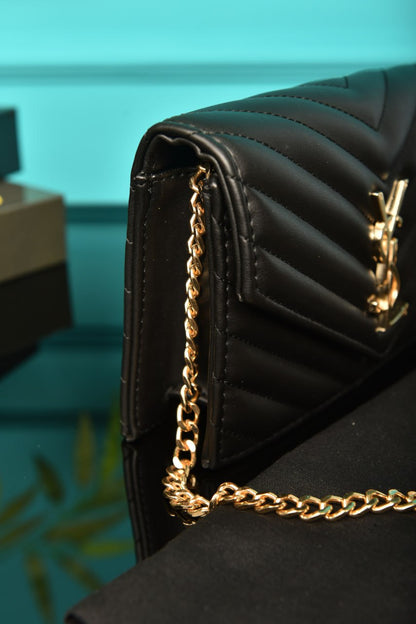 '-  Cassandre Leather Wallet on Chain