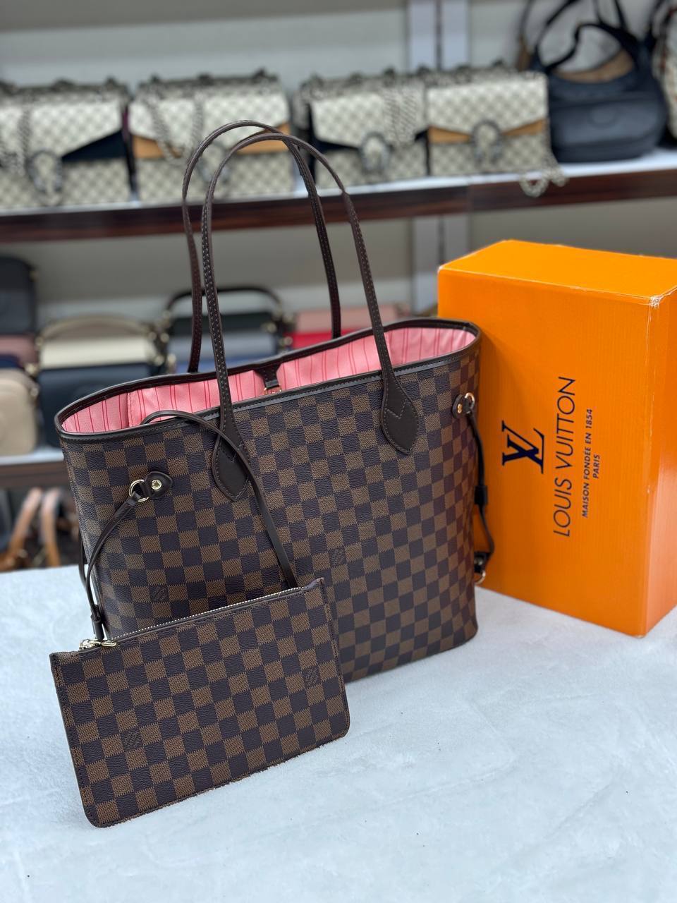 '- Neverfull (Classic)
