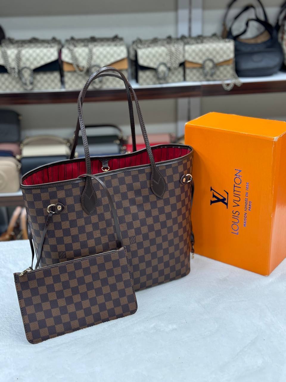 '- Neverfull (Classic)