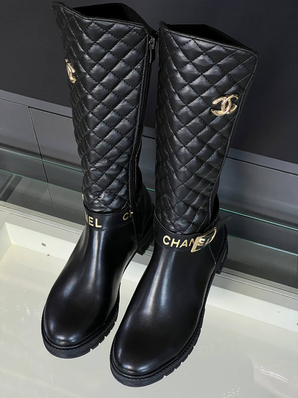 Veste and Boot