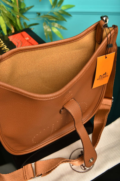 '- Evelyne Crossbody