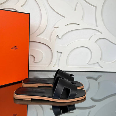 Oran Slippers (Black)