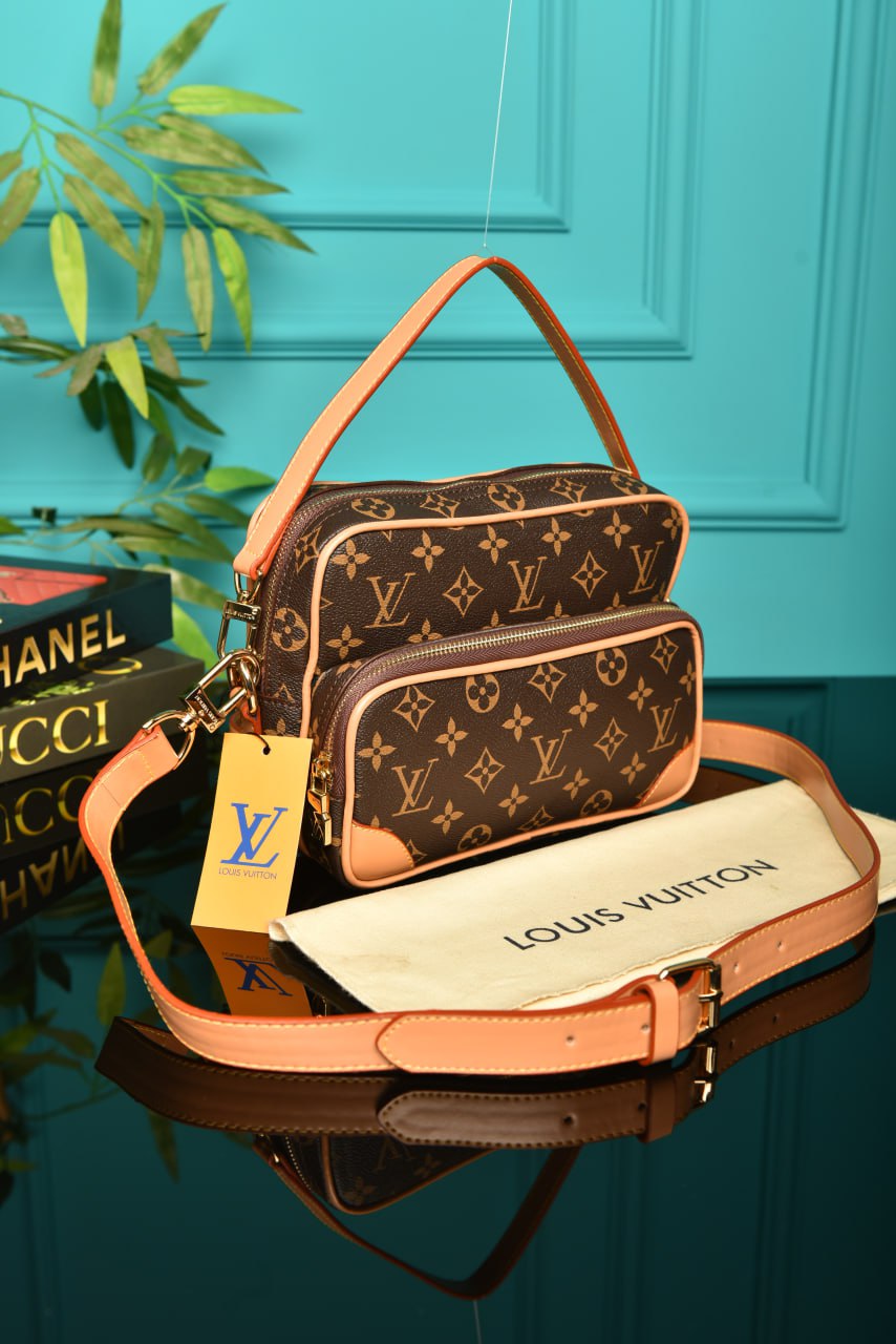 '- Nil Crossbody