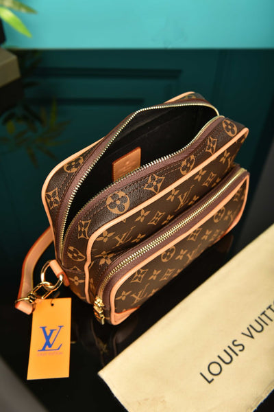 '- Nil Crossbody