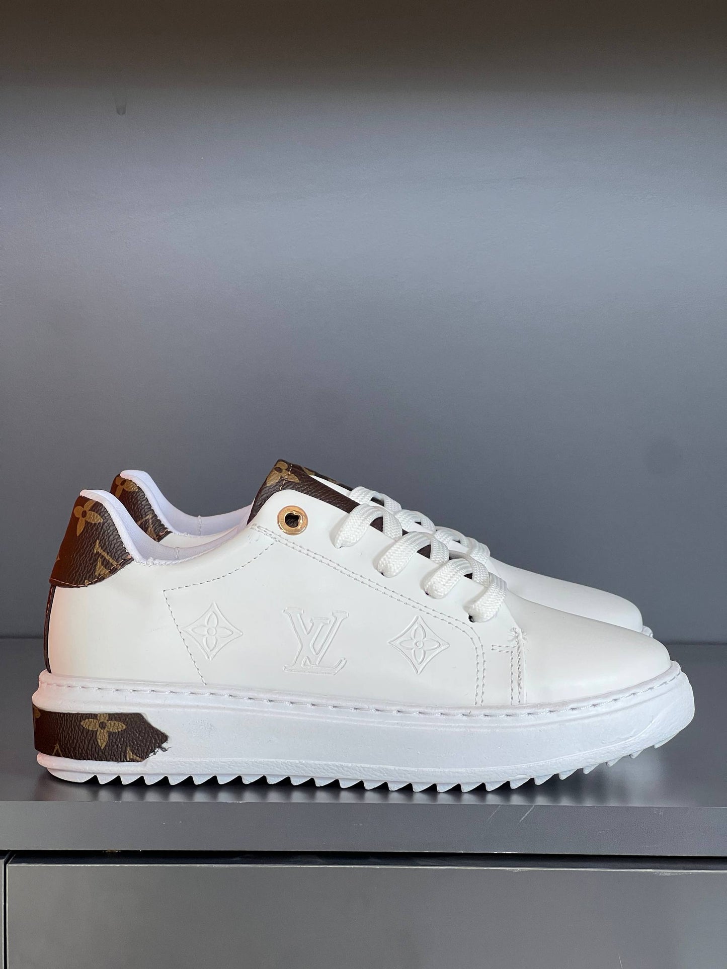 Shoe