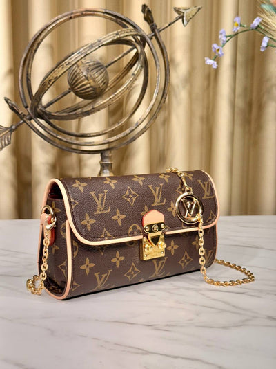 '- Pochette Camille